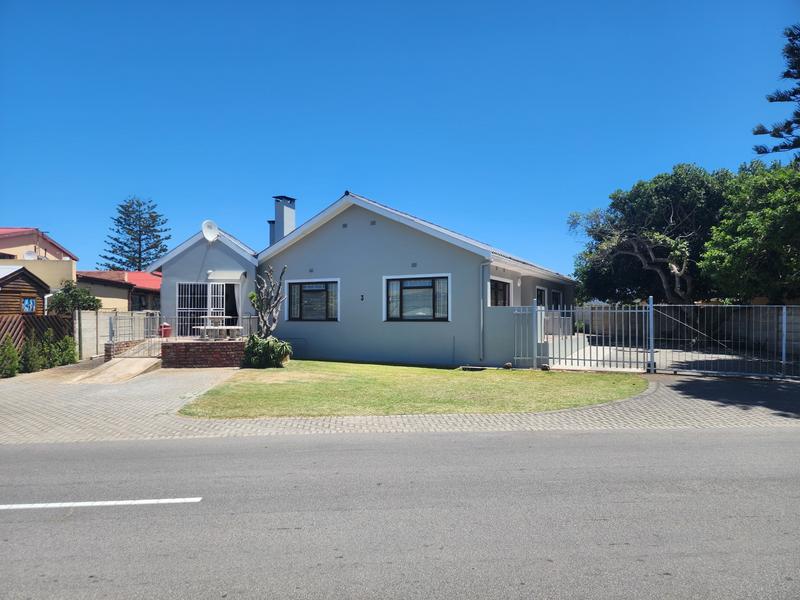 5 Bedroom Property for Sale in Hartenbos Western Cape